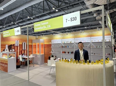 Du er inviteret - Vi bor i Hong Kong